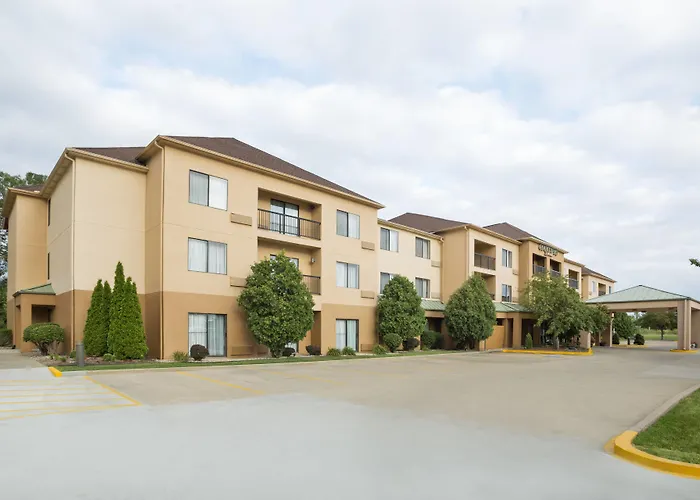 Courtyard By Marriott Springfield Hotel