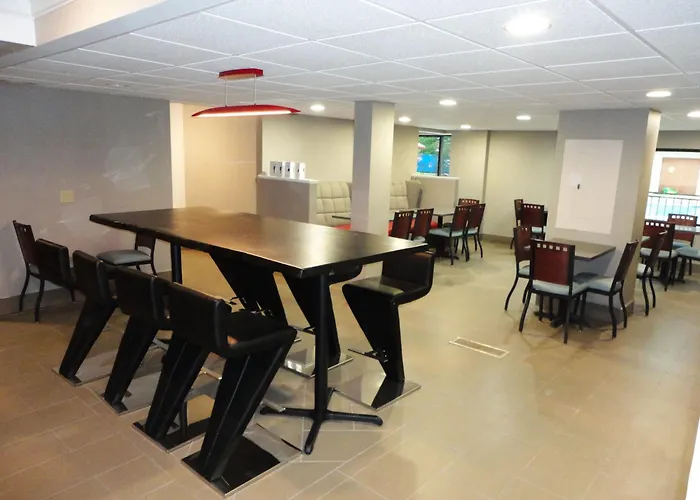 Ramada By Wyndham Tuscaloosa