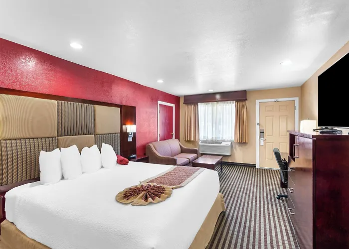 Best Western Plus Yosemite Way Station