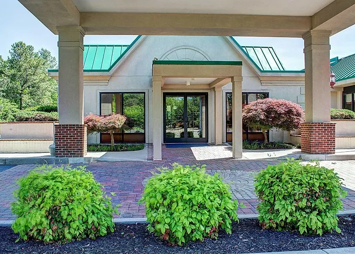 Quality Inn Richmond North Yellow Tavern