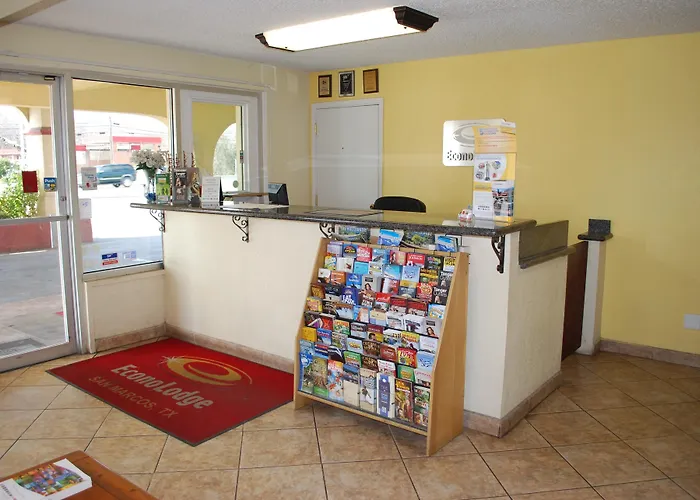 Econo Lodge San Marcos University Area