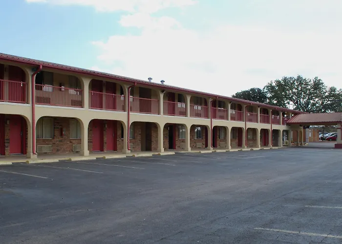 Econo Lodge San Marcos University Area