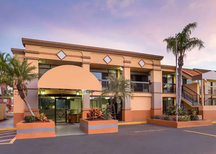 Travelodge By Wyndham Fort Myers North North Fort Myers