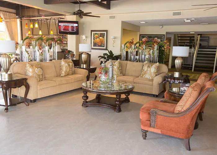 Comfort Suites Paradise Island Creek Village
