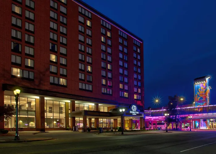Doubletree By Hilton Lansing Hotel