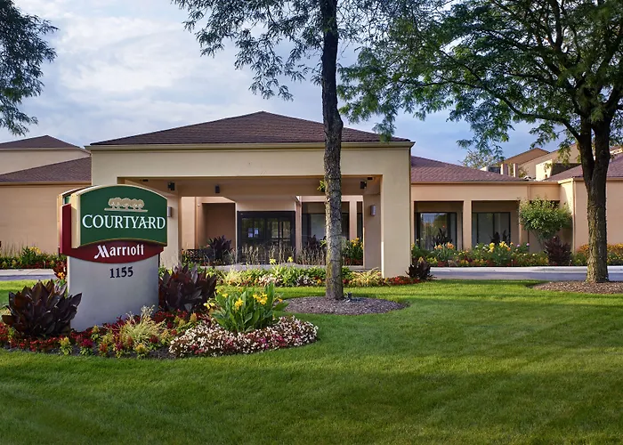 Courtyard By Marriott Chicago Naperville