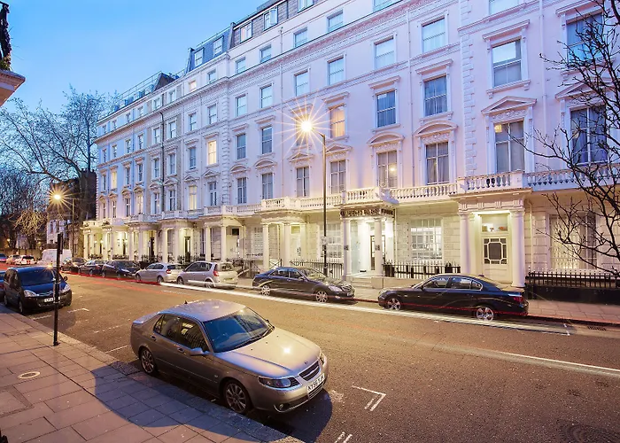 Bright Modern Flat Close To Queensway Londen