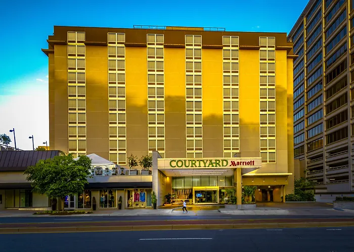 Courtyard By Marriott Bethesda Chevy Chase Hotel