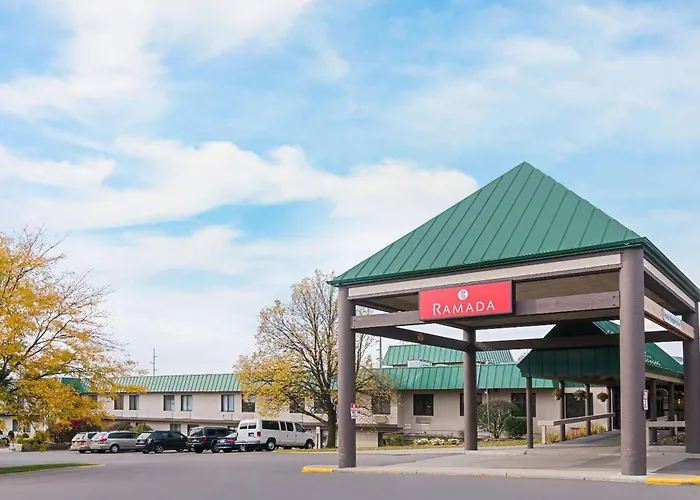 Ramada By Wyndham Plymouth Hotel & Conference Center