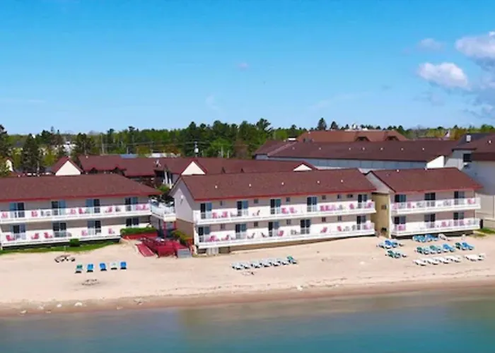 Super 8 Beachfront By Wyndham Mackinaw City, Mi