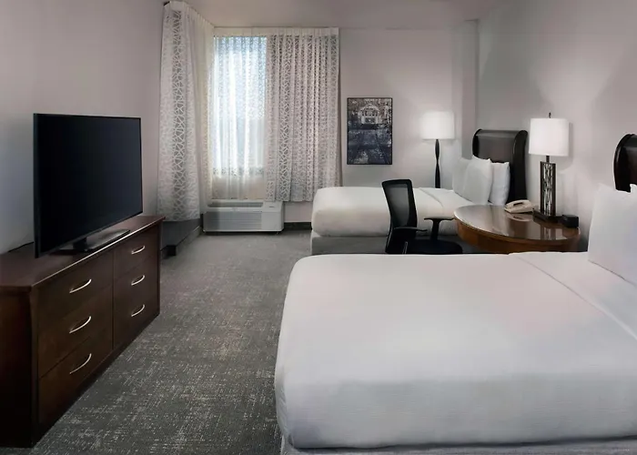 Doubletree By Hilton Memphis Downtown Hotel