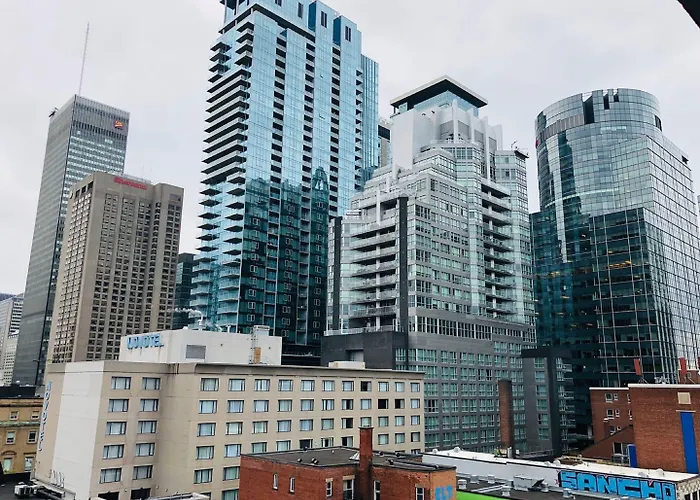 Comfort Suites Downtown Montreal