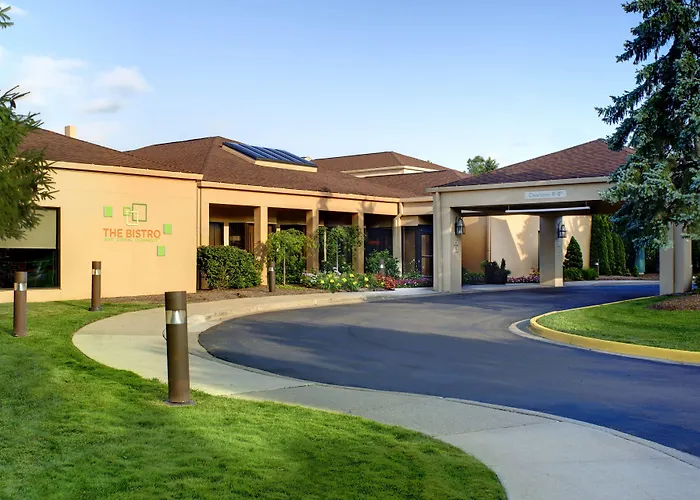 Courtyard By Marriott Detroit Warren