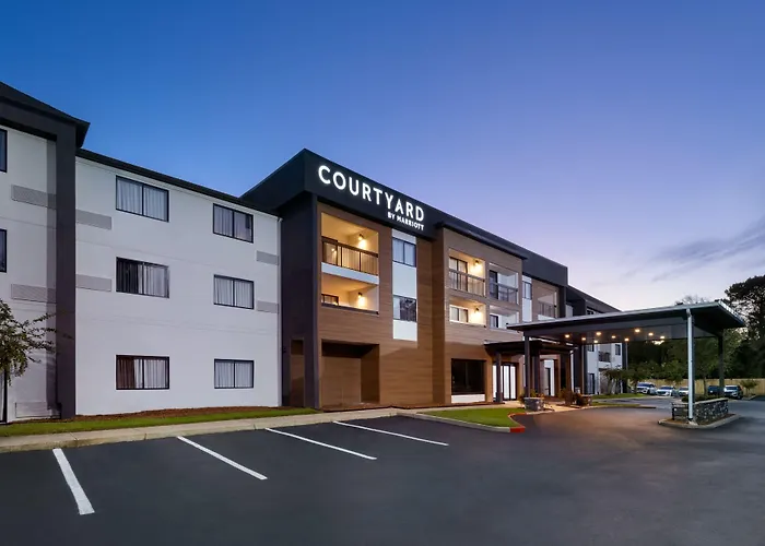 Courtyard Mobile Hotel