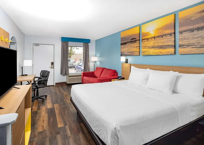 Days Inn By Wyndham Pensacola I-10 Ferry Pass