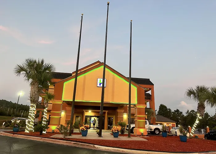 Home Town Inn & Suites