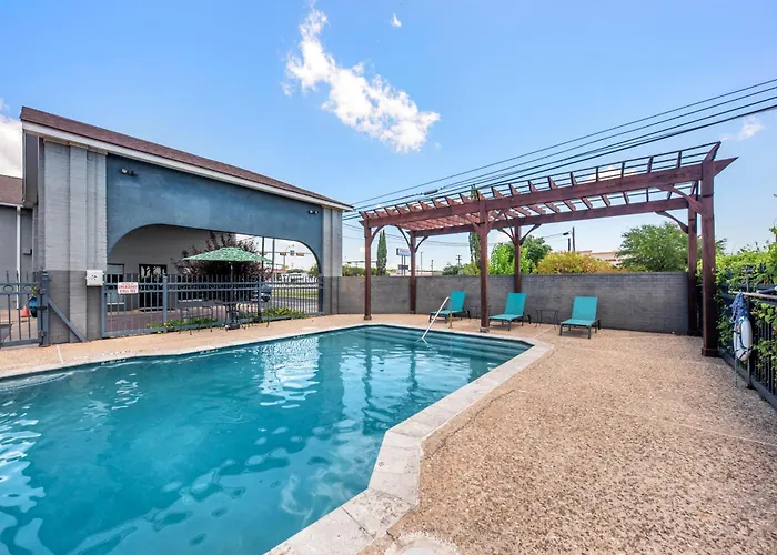 Quality Inn Near Lake Marble Falls