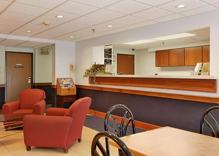 Super 8 By Wyndham Manchester Airport