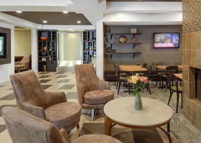 Courtyard By Marriott Portsmouth