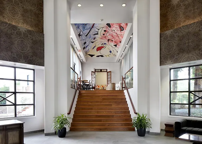 Tarrytown House Estate Hotel