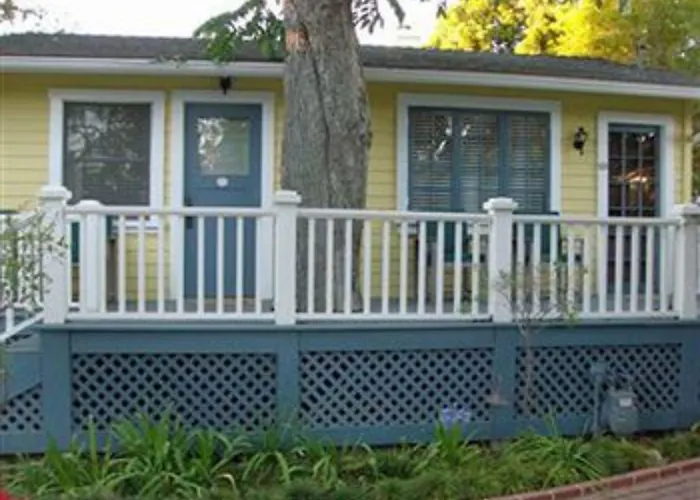 Secret Garden Inn&Cottages Santa Barbara