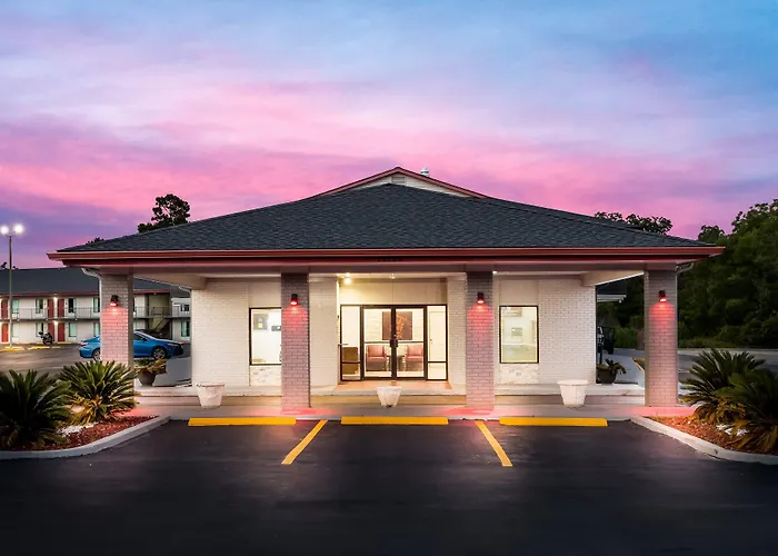 Red Roof Inn & Suites Thomasville