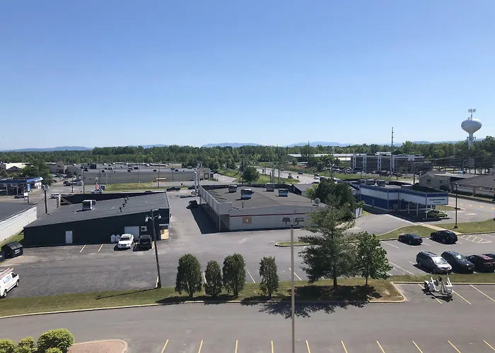 La Quinta By Wyndham Plattsburgh Hotel