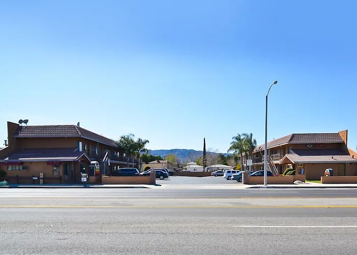 Santa Clarita Motel - Near Six Flags Magic Mountain - Valencia