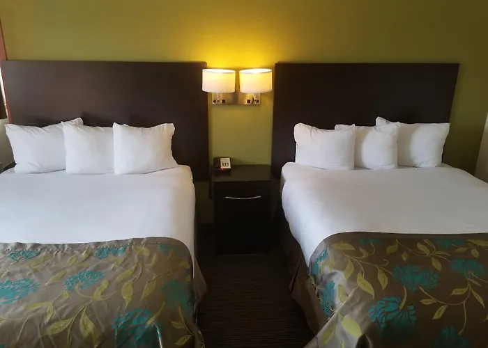 Baymont By Wyndham Eau Claire Wi Hotel