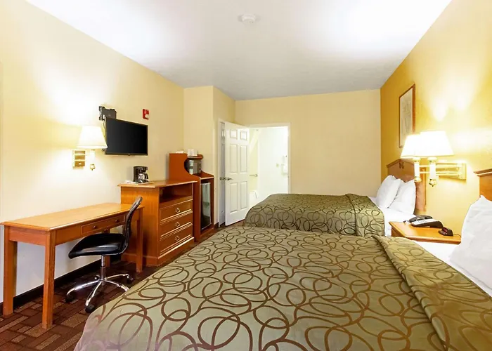 Quality Inn & Suites Dickson