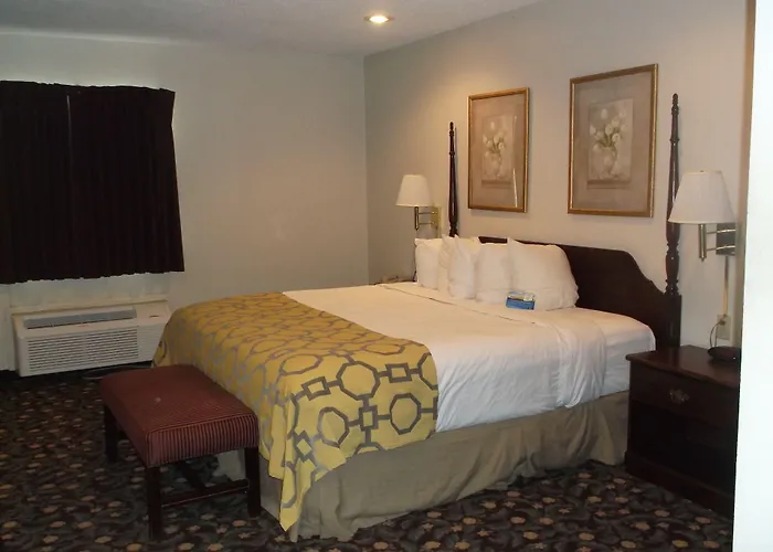 Baymont By Wyndham Metropolis Hotel