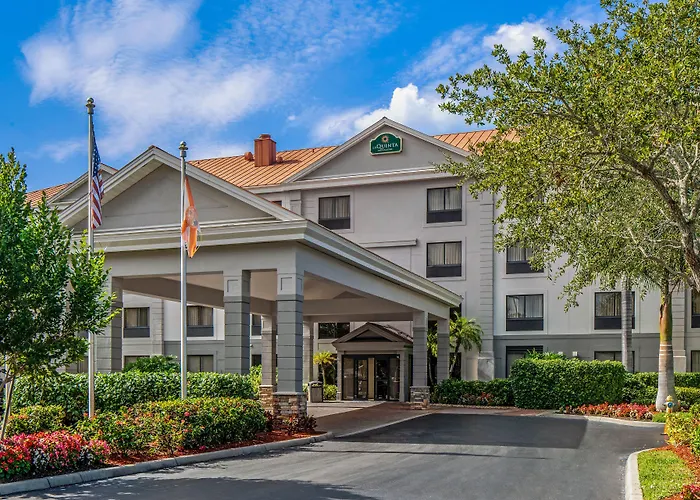 La Quinta By Wyndham Bonita Springs Naples North Hotel