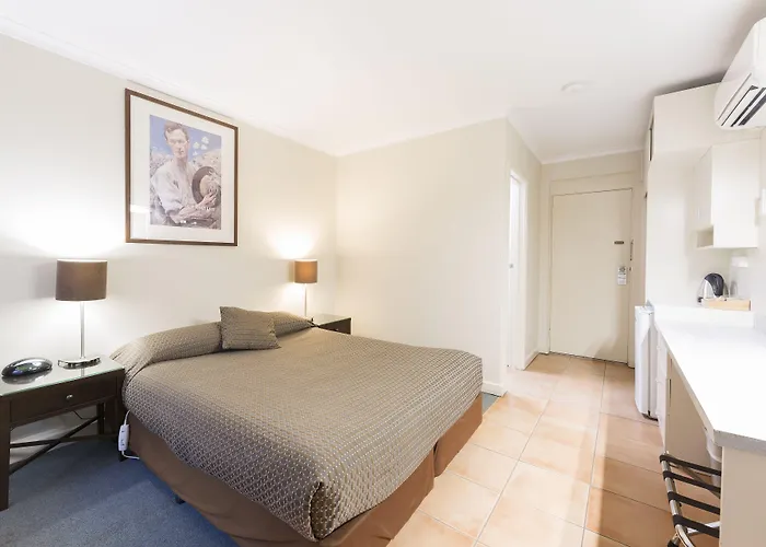 Forrest Hotel & Apartments Canberra