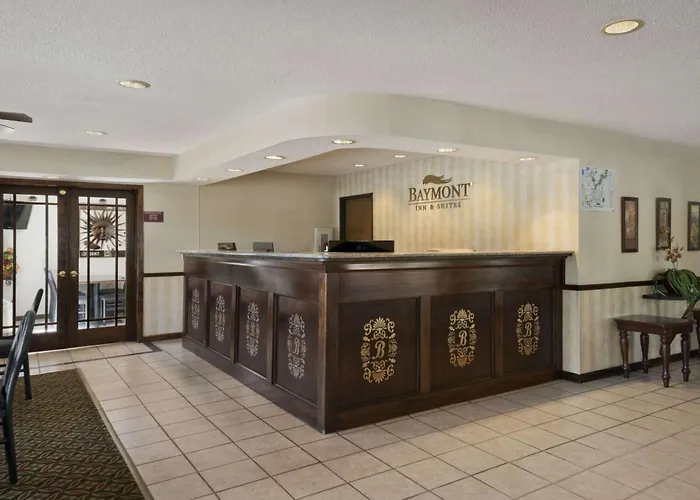Baymont By Wyndham Whitewater Hotel