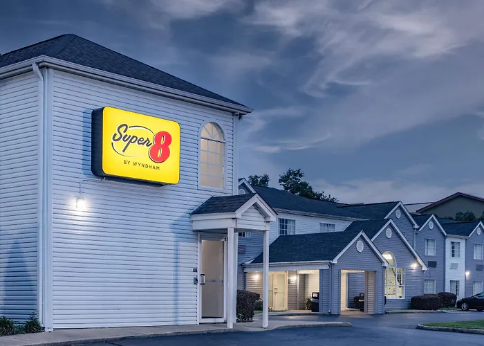 Super 8 By Wyndham Pensacola
