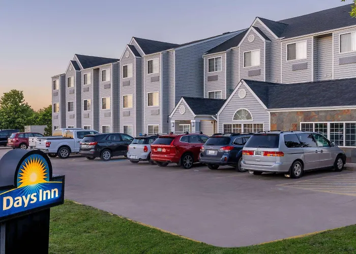 Days Inn & Suites By Wyndham Greeley