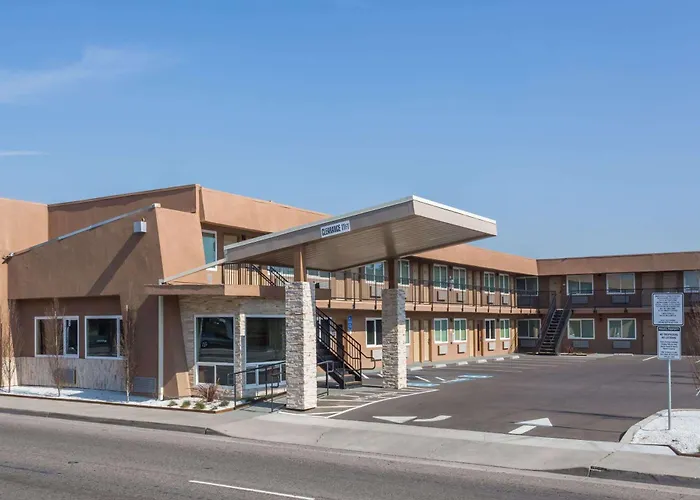 Days Inn By Wyndham Yosemite Area Fresno