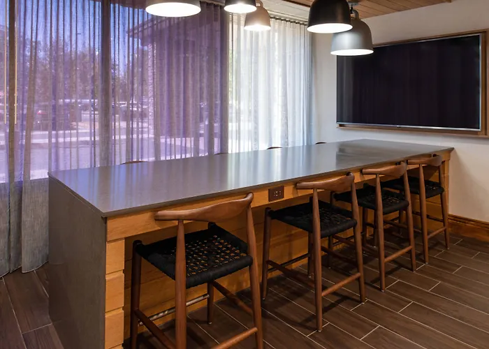 Fairfield Inn And Suites By Marriott Bakersfield Central