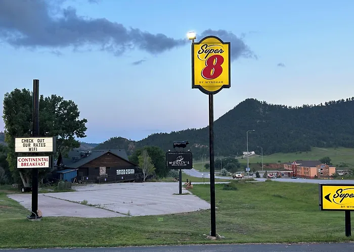 Super 8 By Wyndham Hot Springs