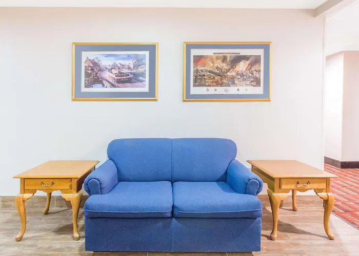 Super 8 By Wyndham Bedford Hotel