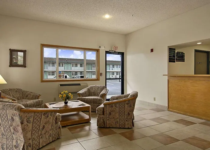 Super 8 By Wyndham Pendleton Motel