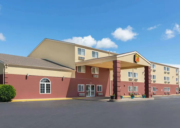 Super 8 By Wyndham Ottawa Hotel