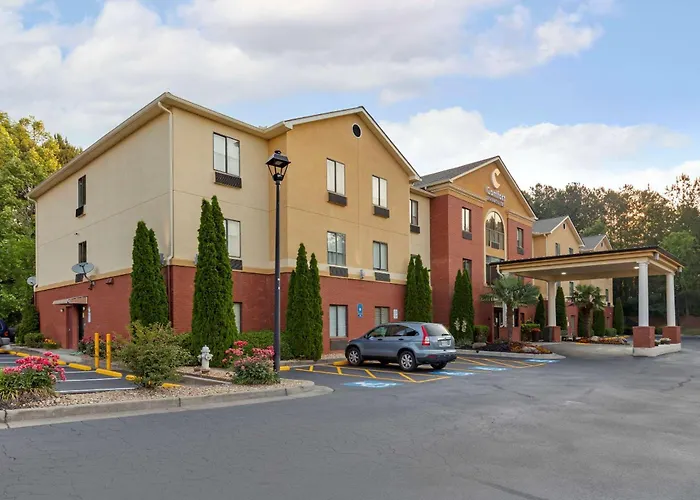Comfort Inn & Suites Canton Riverstone Area