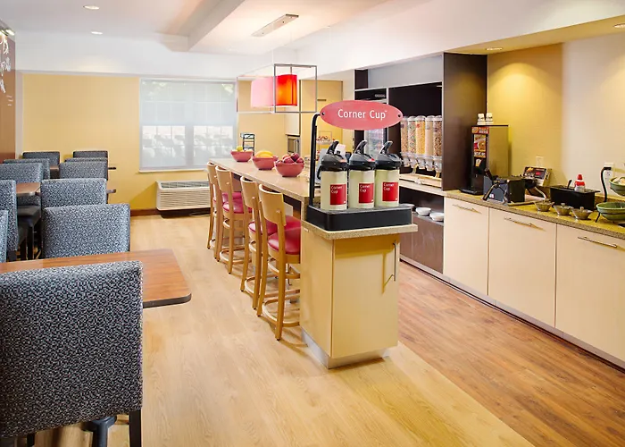Towneplace Suites By Marriott Manchester-Boston Regional Airport