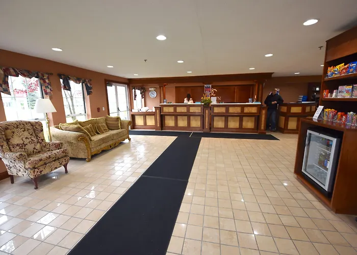 Crown Choice Inn & Suites Lakeview And Waterpark