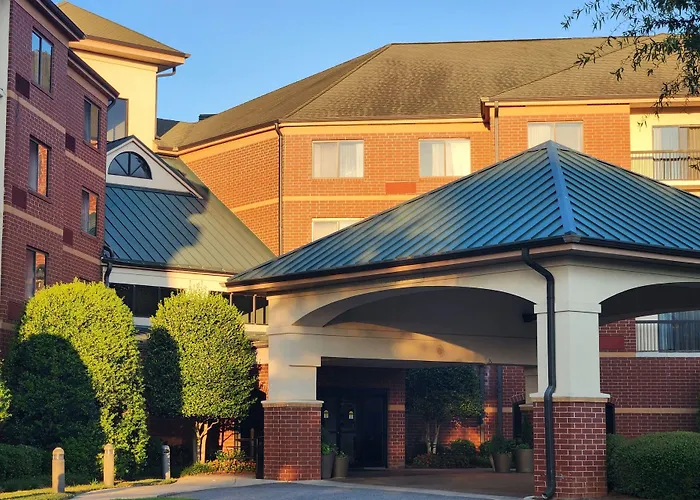 Courtyard By Marriott Hickory Hotel