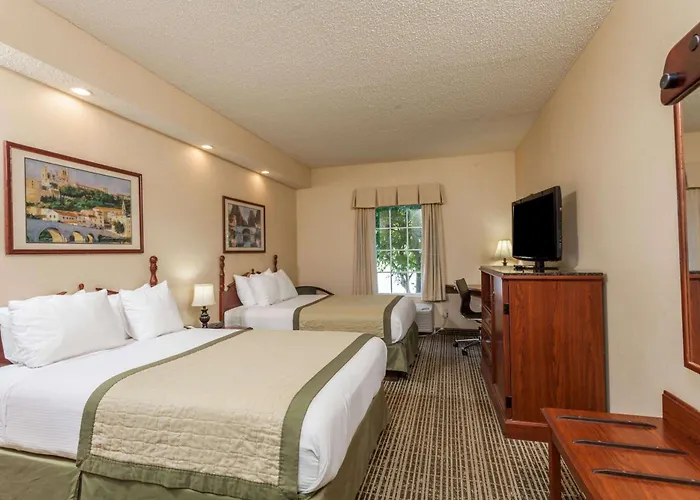 Baymont By Wyndham Columbia Maury