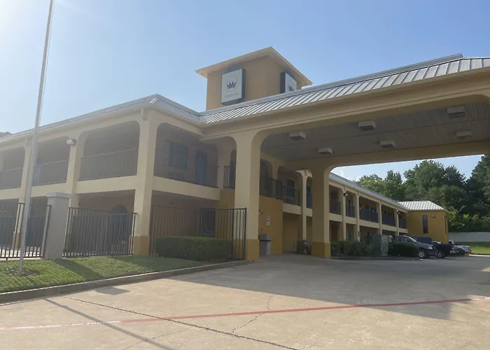 Majestic Inn