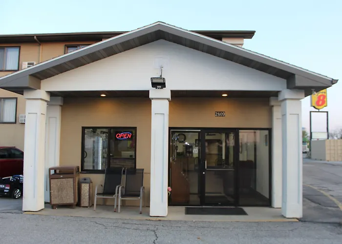 Super 8 By Wyndham Clear Lake