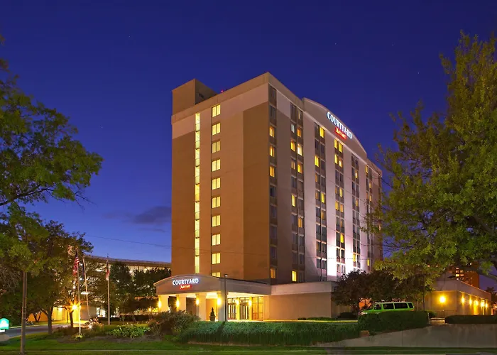 Courtyard By Marriott Alexandria Pentagon South